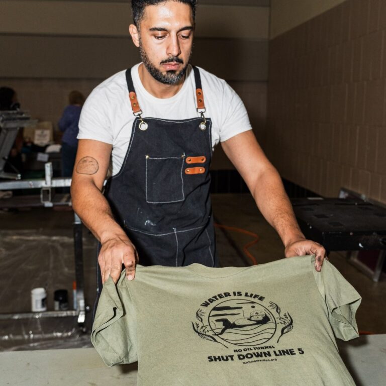 Man prints t-shirts against Line 5