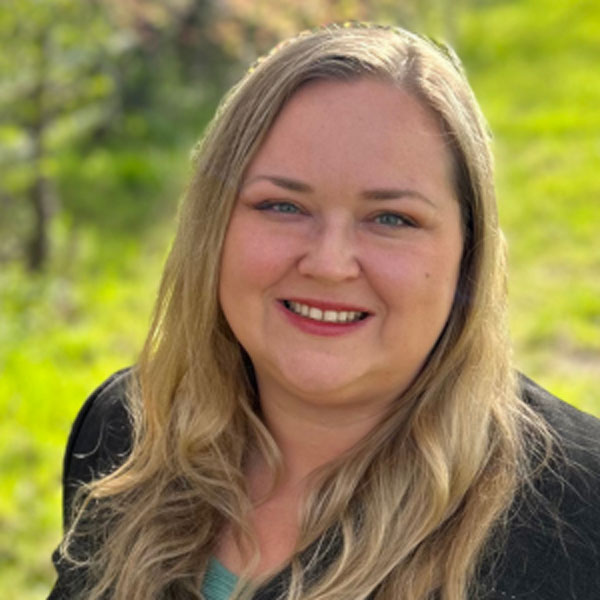 Amanda Robert (Moderator)